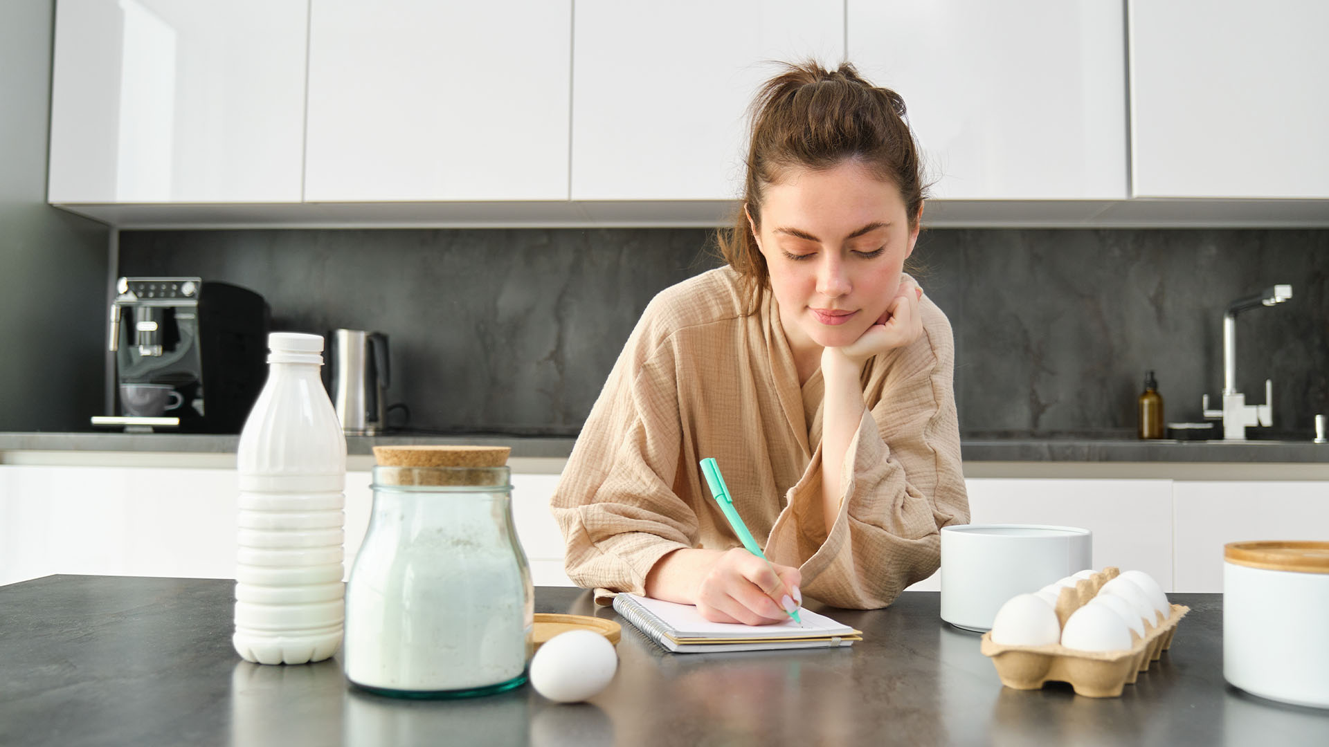 How to Build a Monthly Budget From Scratch (2026 Guide)